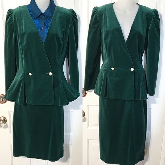Vintage Green Velvet 80s Peplum Power Suit - Picture 15 of 16